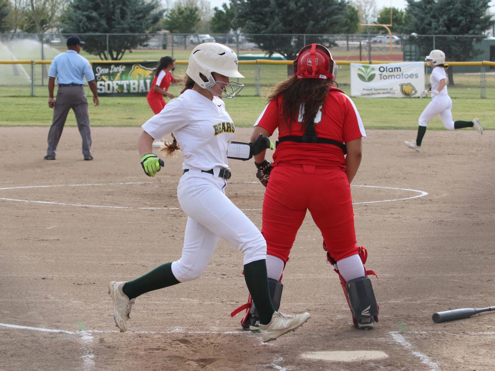 Randall’s 3-run homer propels Golden Bears in fourth inning